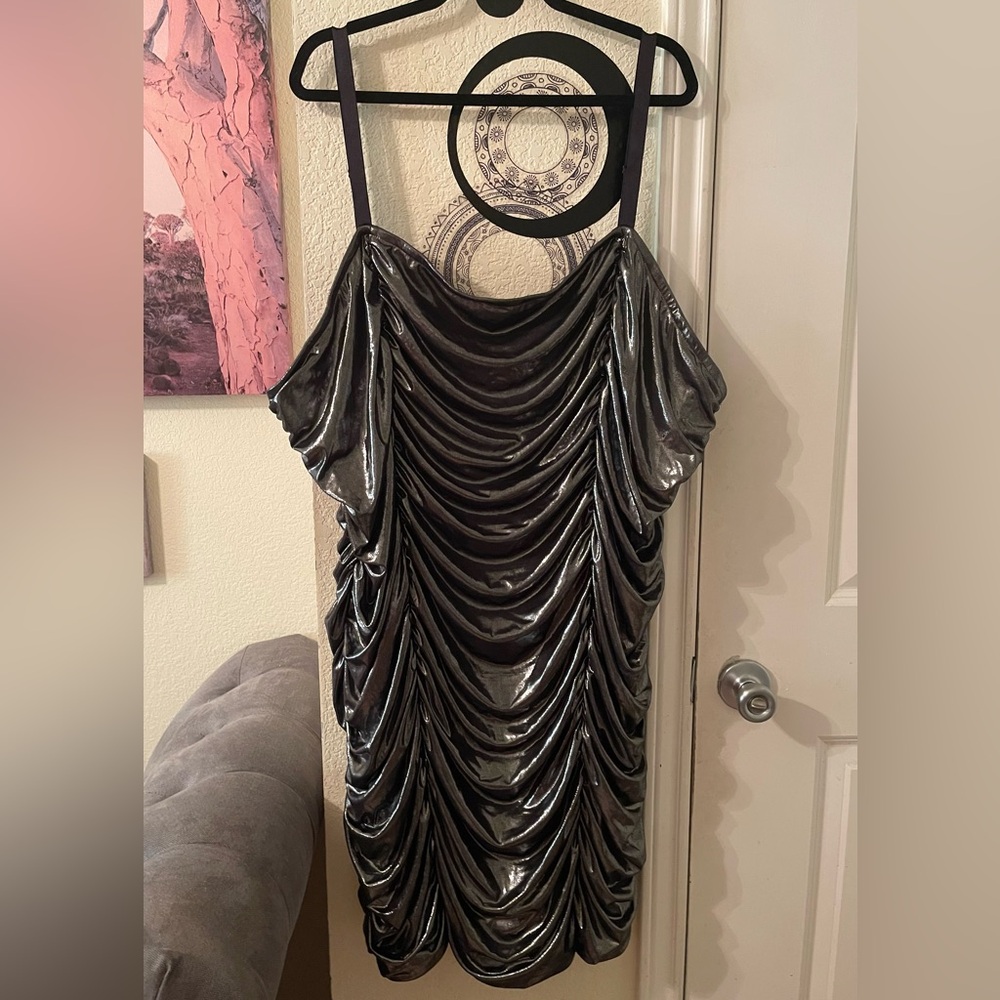 Torrid Womens Elegant Silver midi Ruched Dress size 6X NEW